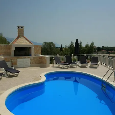 Luxury Mirula Apartament
