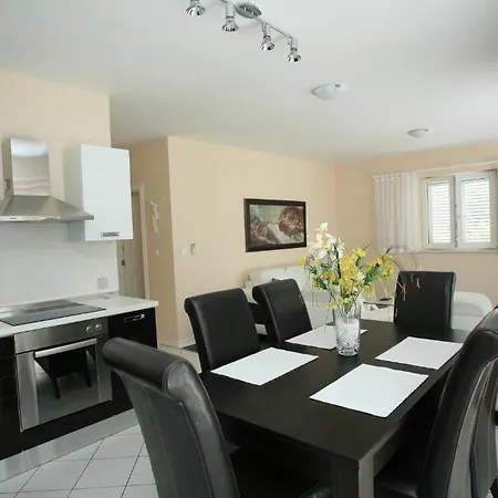 Luxury Mirula Apartament *