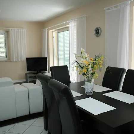 Luxury Mirula Apartament