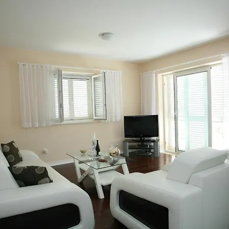 Luxury Mirula Apartament
