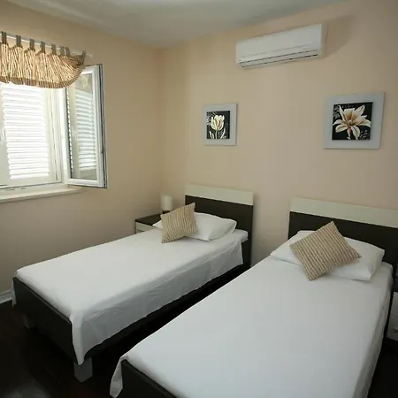 Luxury Mirula Apartament