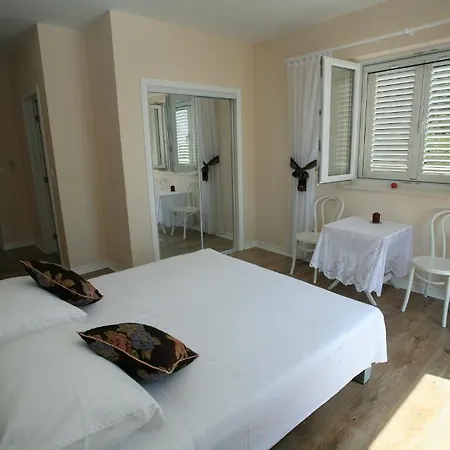 Luxury Mirula Apartament Sumartin